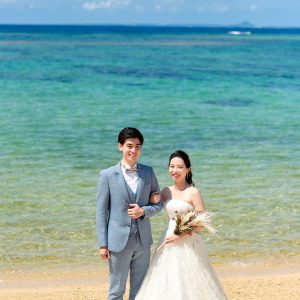 MARBLE RESORT WEDDING 沖縄　様にご当選のM・Oさんご夫婦